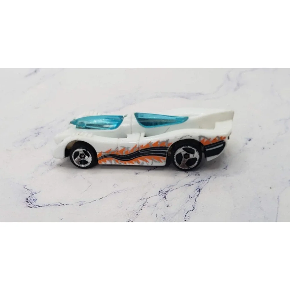 Hot Wheels 2000 Tornado Twister 5 Pack White Power Piston Diecast Car